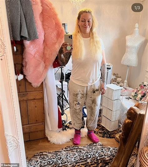 Jodie Marsh, 44, looks unrecognisable as she brands herself the。